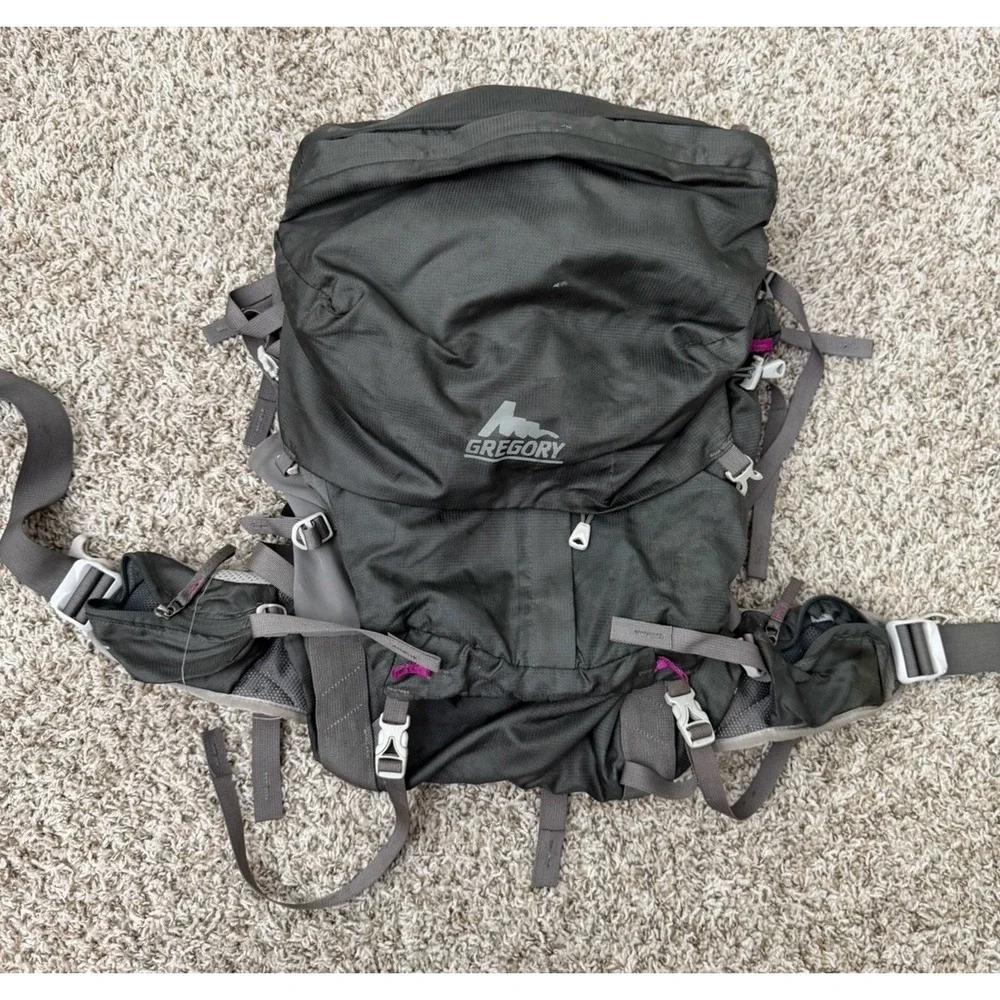 Gregory Jade 63L Women's Day Hiking Backpack Gray Purple S / M SOLID SHAPE